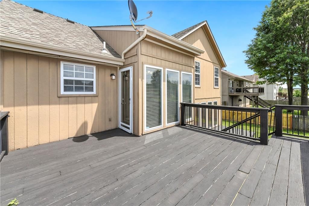 644 SE JONATHON Avenue — photo 43
