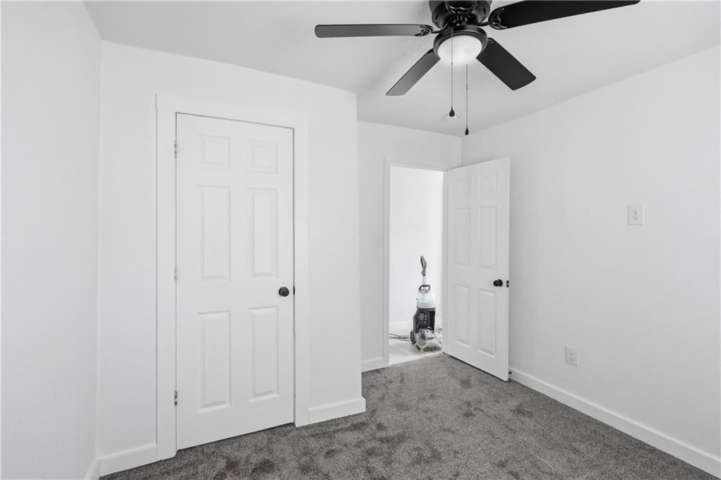 525 W Walnut Street — photo 13