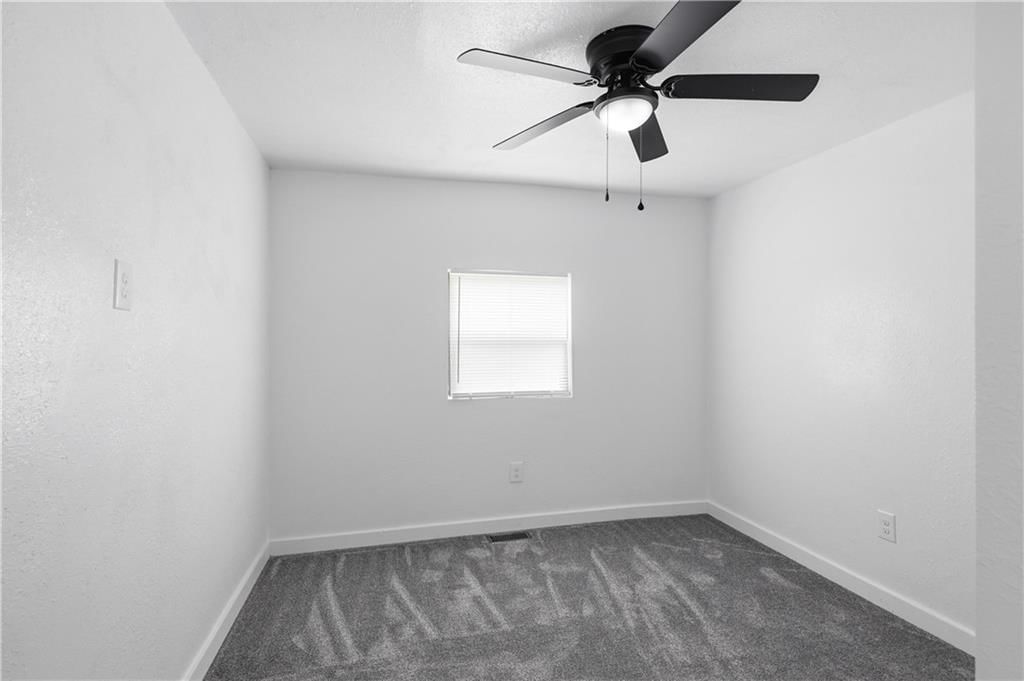 525 W Walnut Street — photo 14