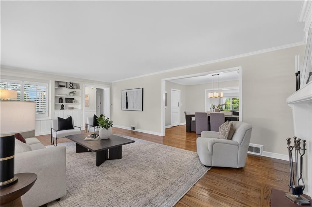 829 W 54th Terrace — photo 8