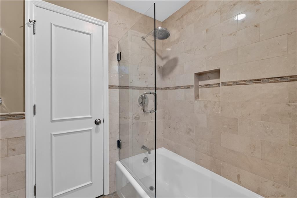 829 W 54th Terrace — photo 31