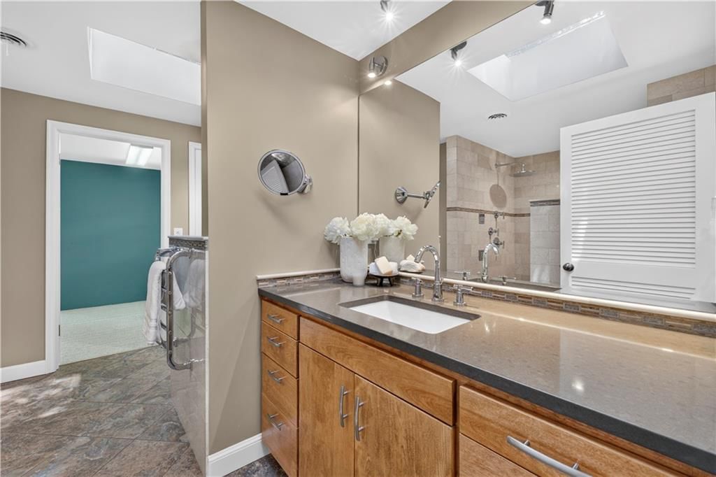829 W 54th Terrace — photo 32