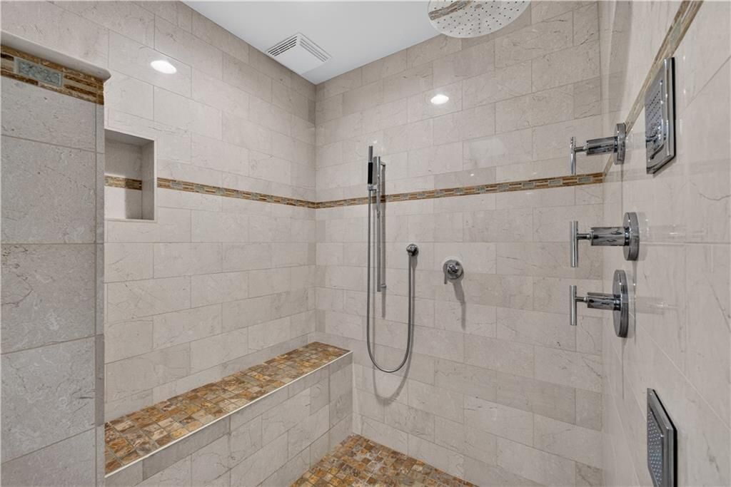 829 W 54th Terrace — photo 33