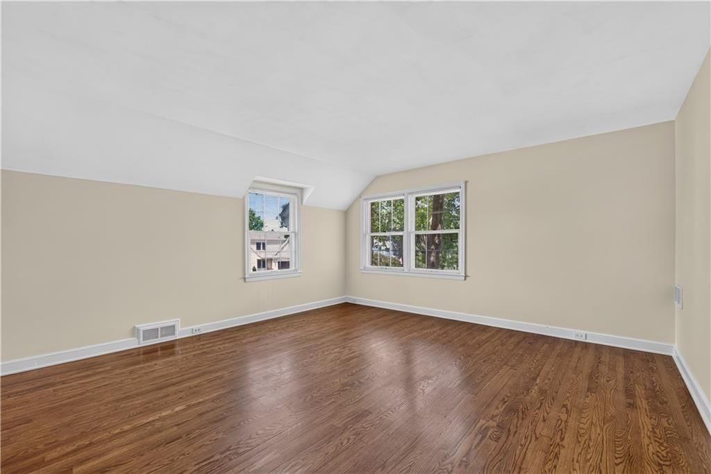829 W 54th Terrace — photo 37
