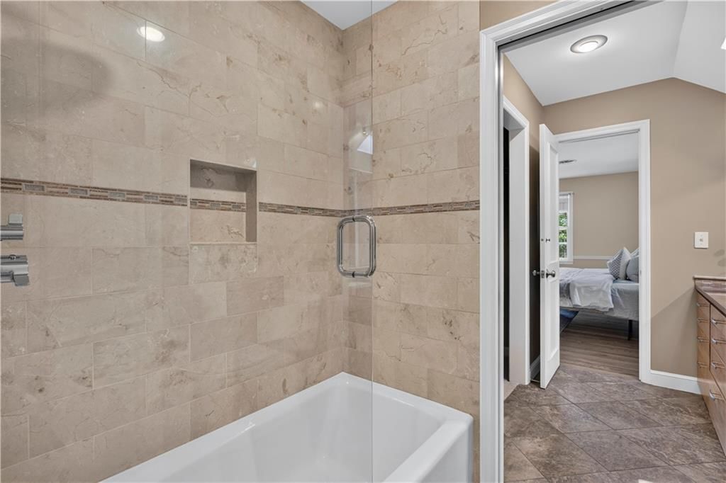 829 W 54th Terrace — photo 44