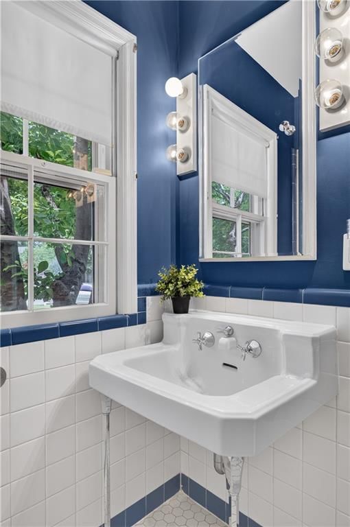 829 W 54th Terrace — photo 47