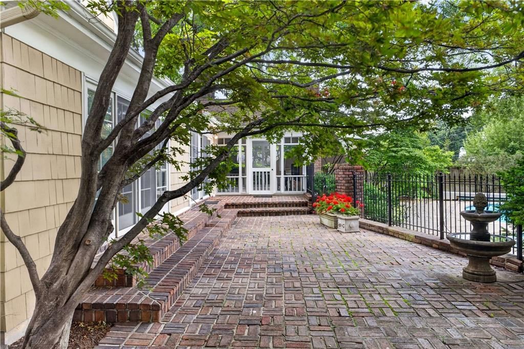 829 W 54th Terrace — photo 50