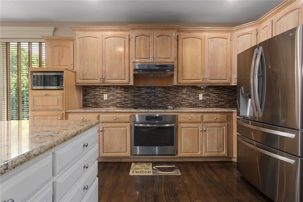 212 NE Hidden Ridge Lane — photo 9