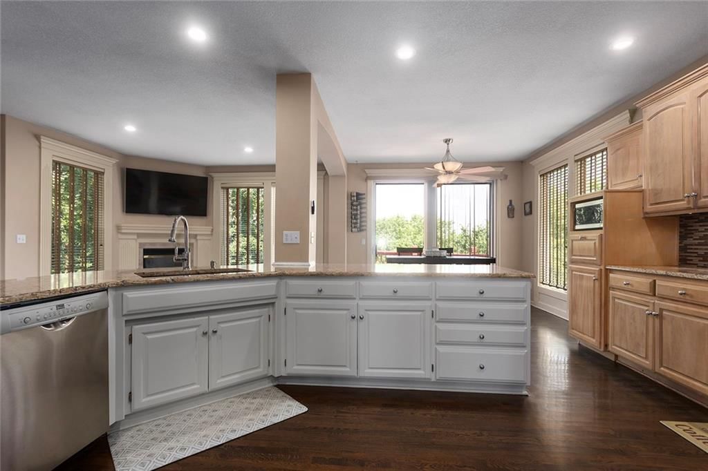 212 NE Hidden Ridge Lane — photo 11