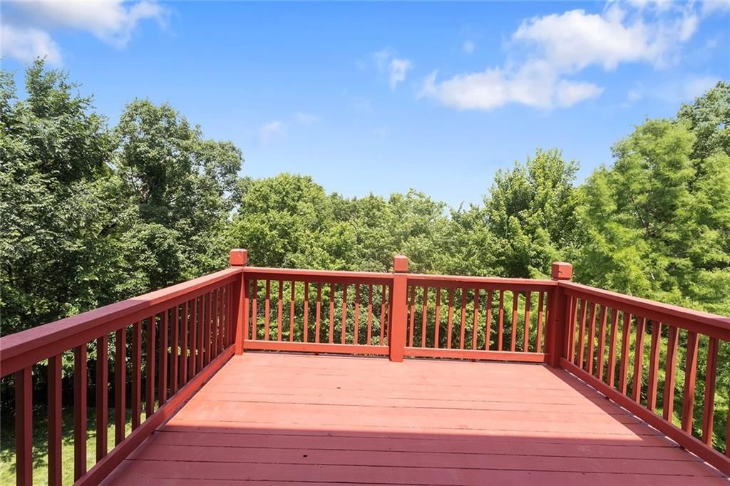 212 NE Hidden Ridge Lane — photo 13