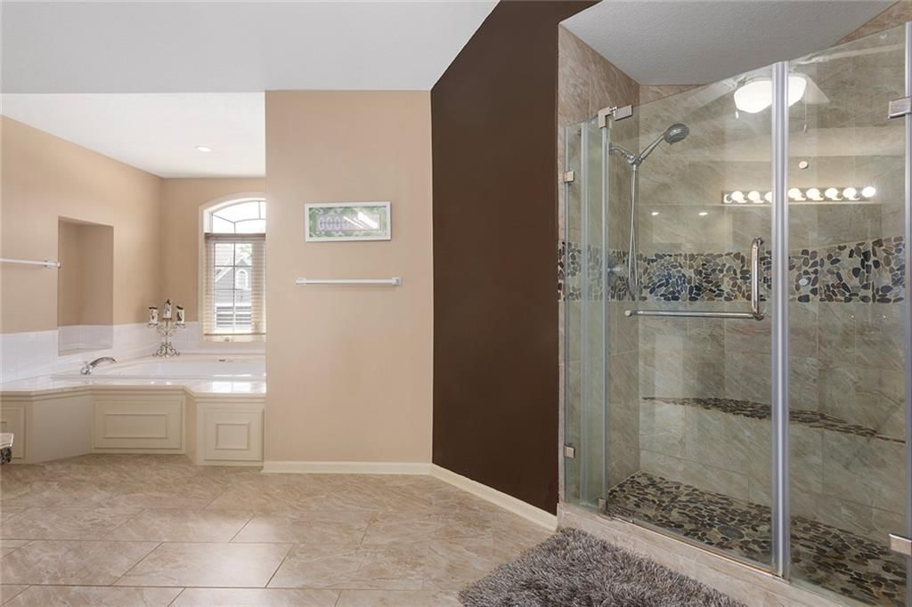 212 NE Hidden Ridge Lane — photo 24