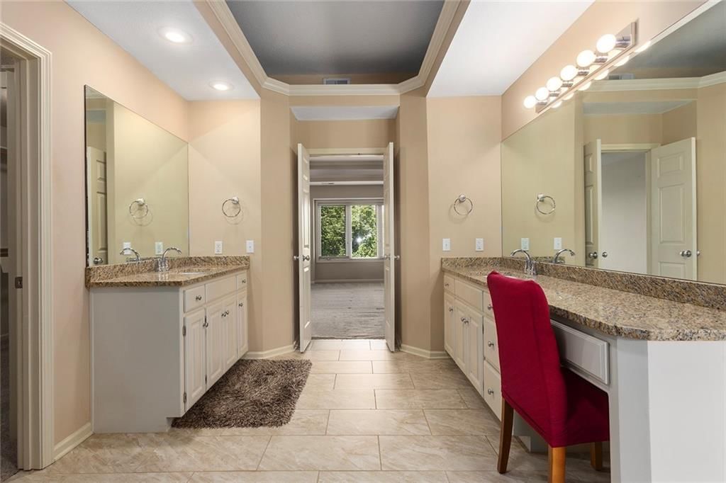 212 NE Hidden Ridge Lane — photo 26