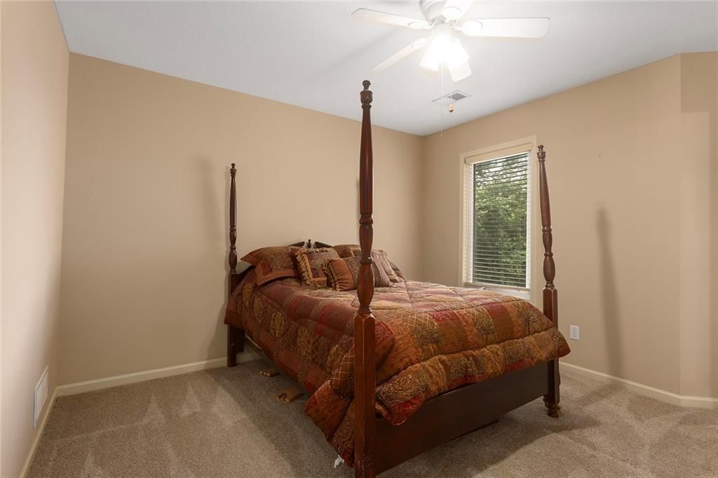 212 NE Hidden Ridge Lane — photo 28