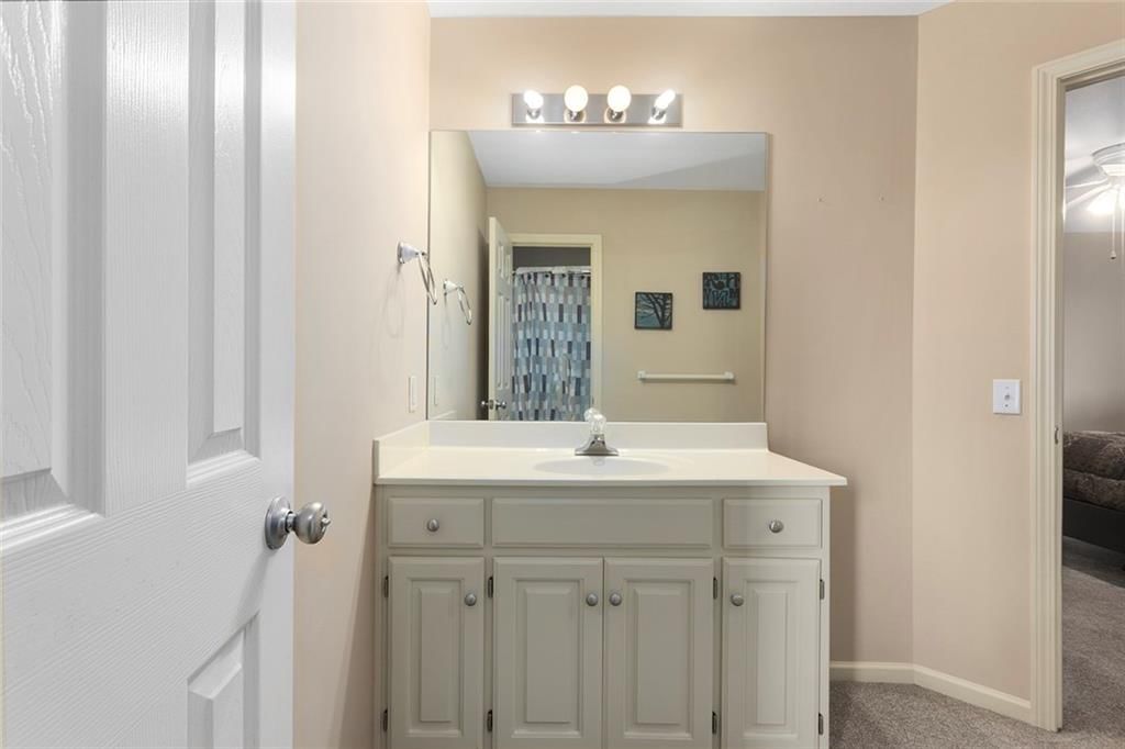 212 NE Hidden Ridge Lane — photo 34