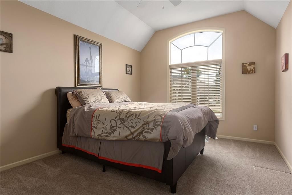212 NE Hidden Ridge Lane — photo 36