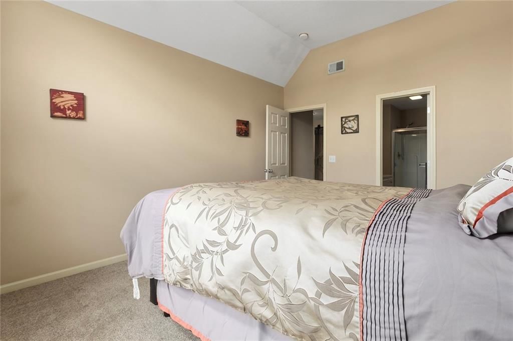 212 NE Hidden Ridge Lane — photo 37