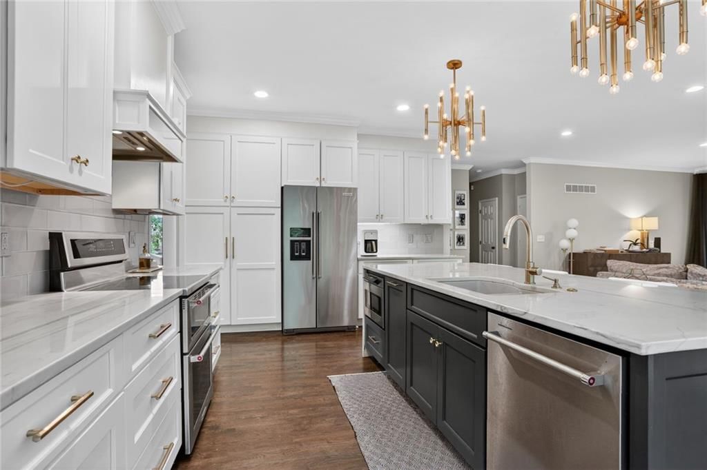 10820 S CEDAR NILES Boulevard — photo 7