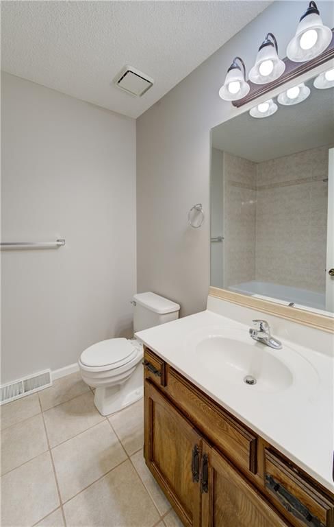 8635 N HULL Avenue — photo 11