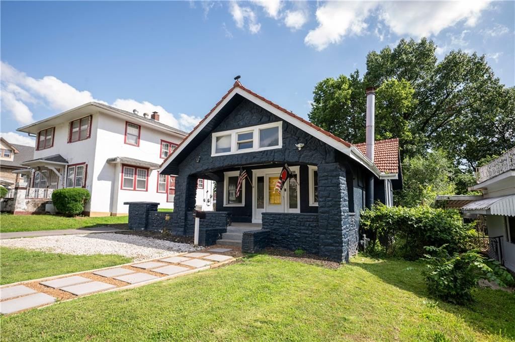 1105 Laurel Avenue — photo 2