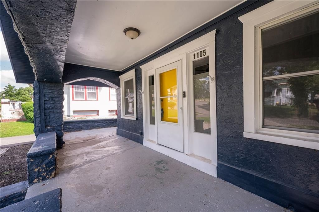 1105 Laurel Avenue — photo 3