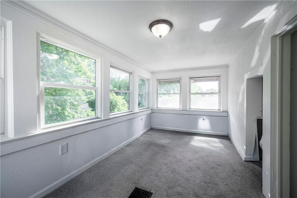 1105 Laurel Avenue — photo 18