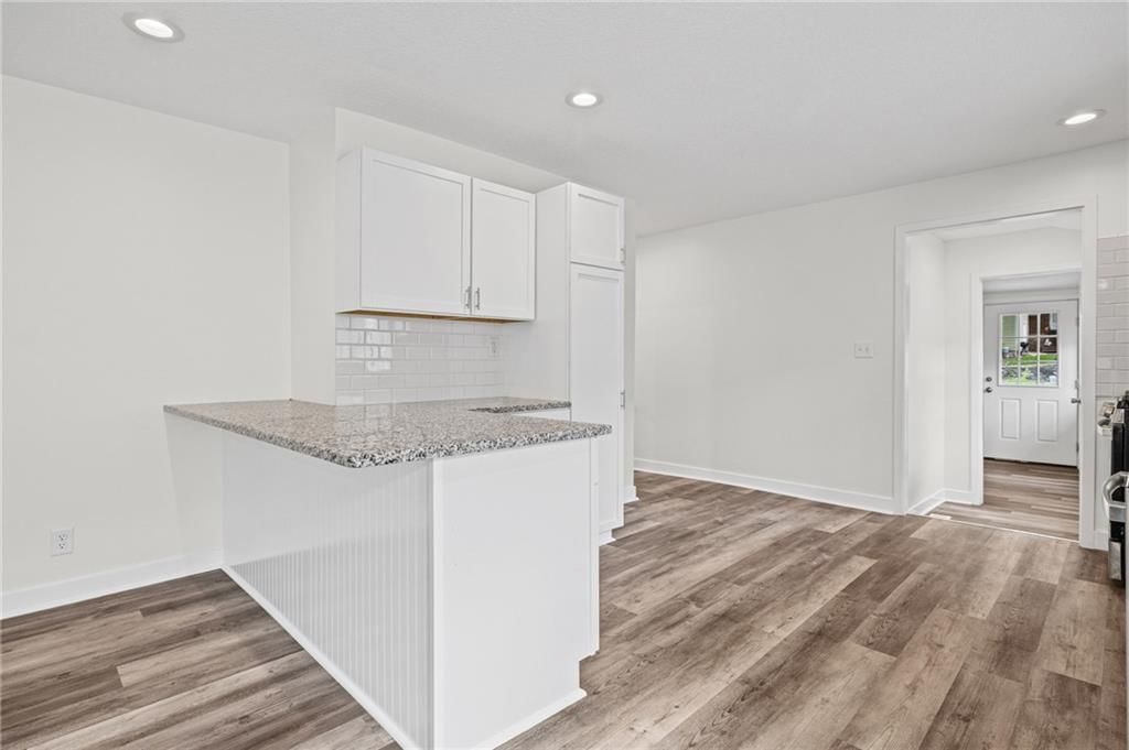 4614 Waverly Avenue — photo 10