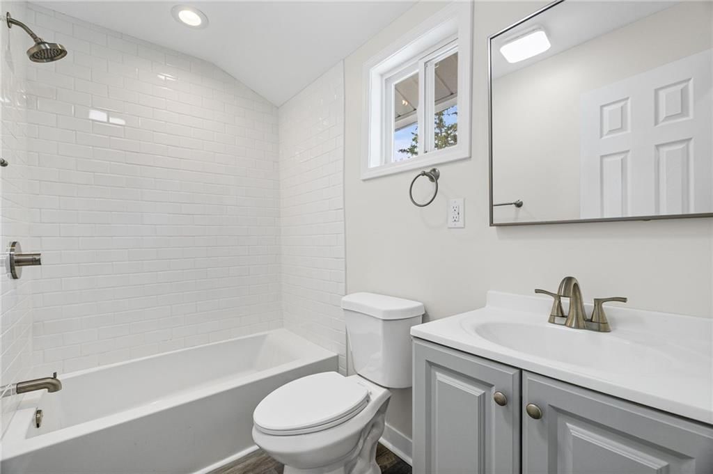 4614 Waverly Avenue — photo 18