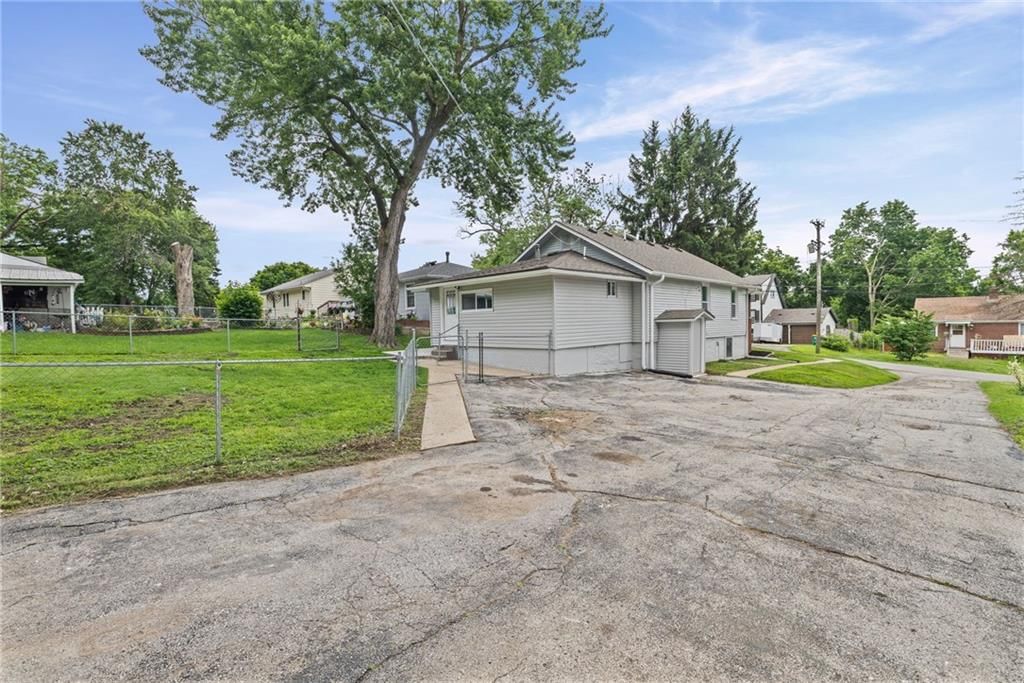 4614 Waverly Avenue — photo 36