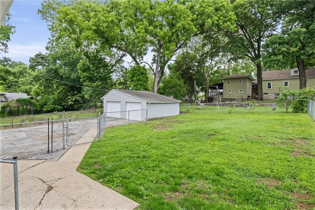 4614 Waverly Avenue — photo 37