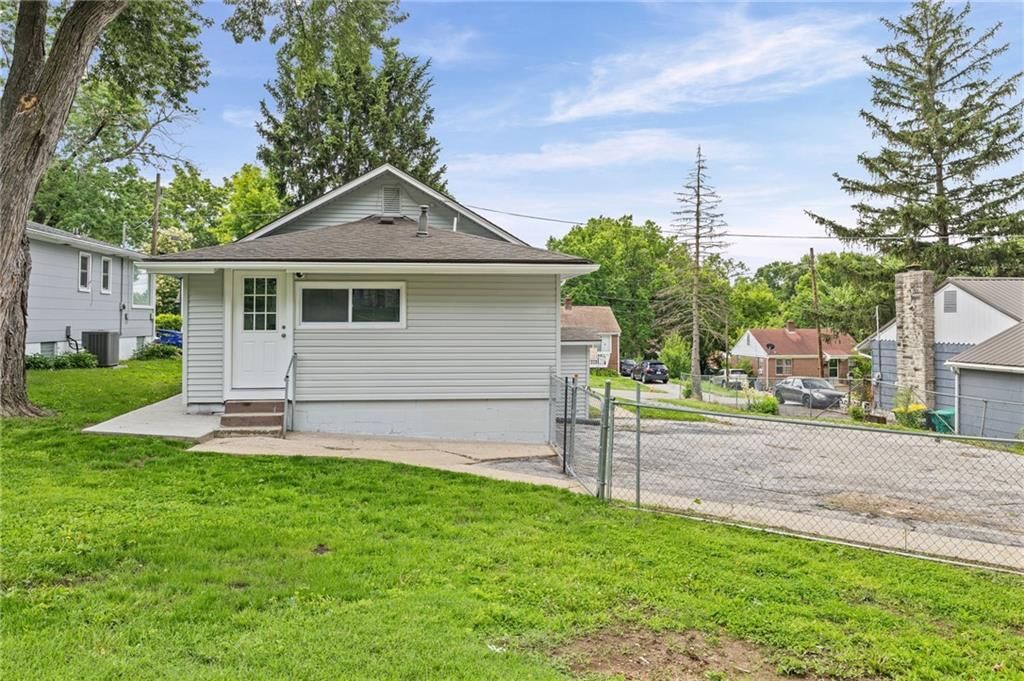 4614 Waverly Avenue — photo 38