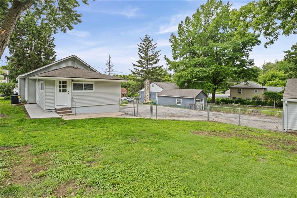 4614 Waverly Avenue — photo 39