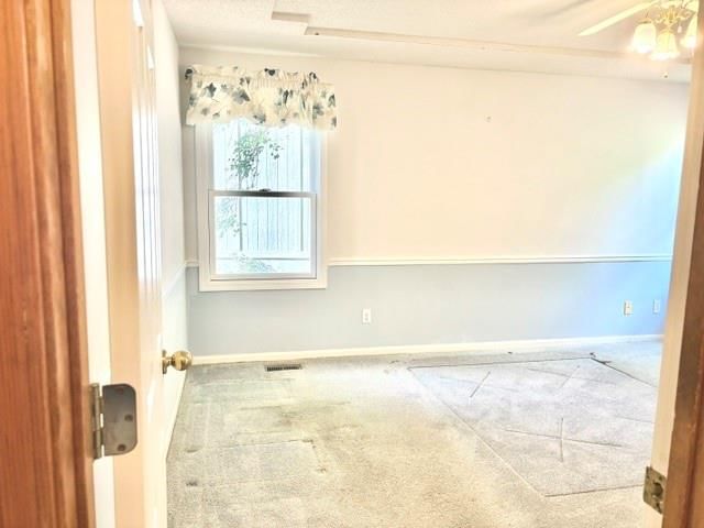 205 N Highland Drive — photo 13
