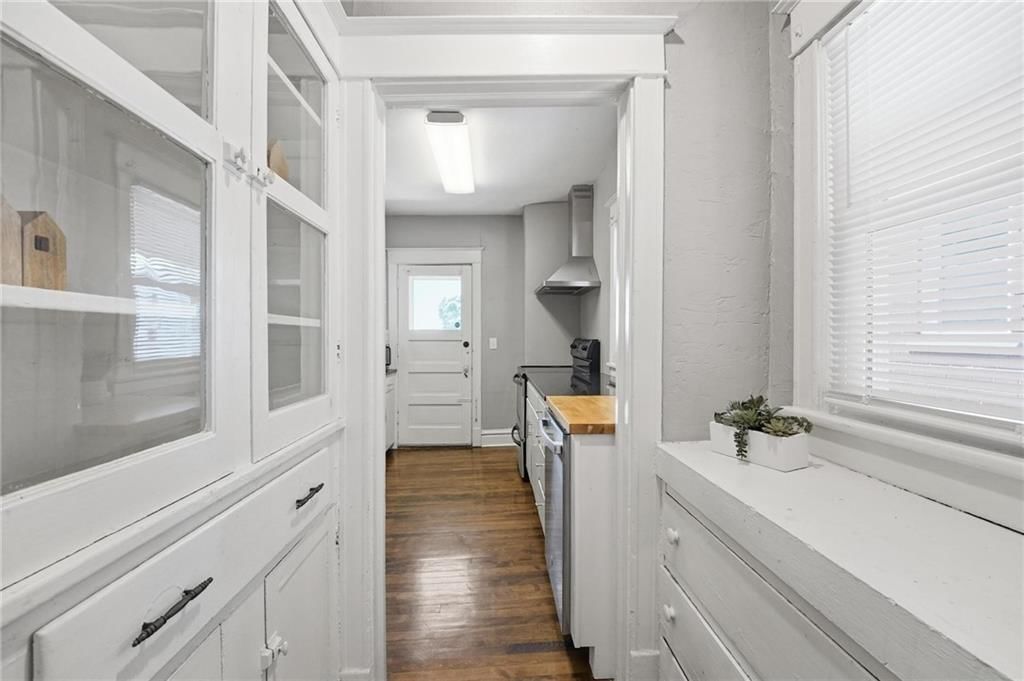3836 Wyandotte Street — photo 14