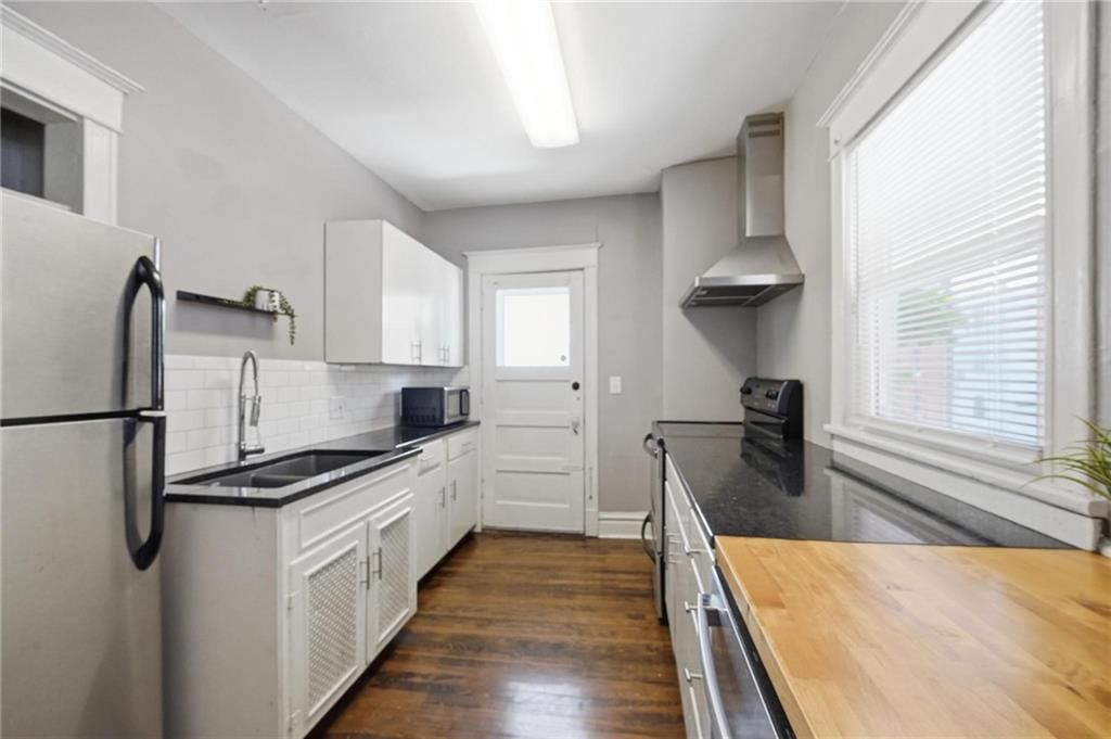 3836 Wyandotte Street — photo 16