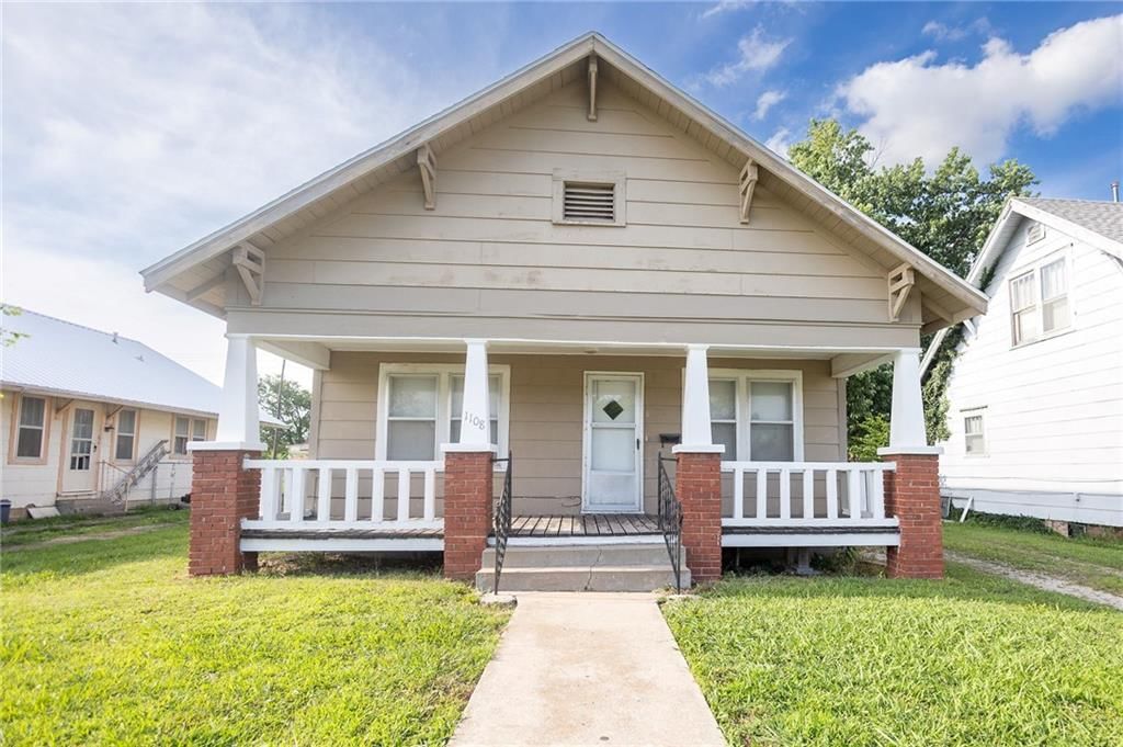 1108 W 9th Street, Coffeyville, KS