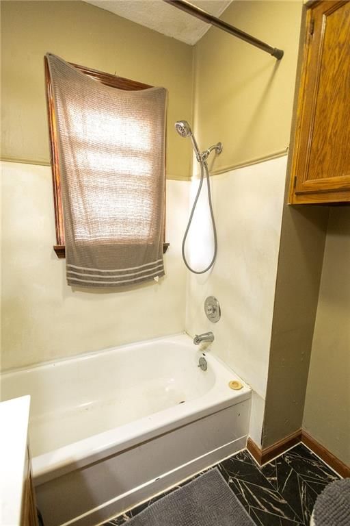 1108 W 9th Street — photo 22