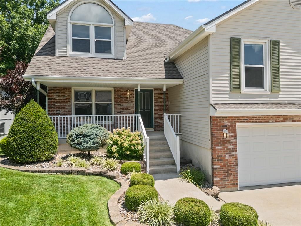3329 Gateway Drive — photo 3