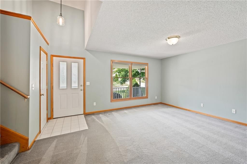 3329 Gateway Drive — photo 7