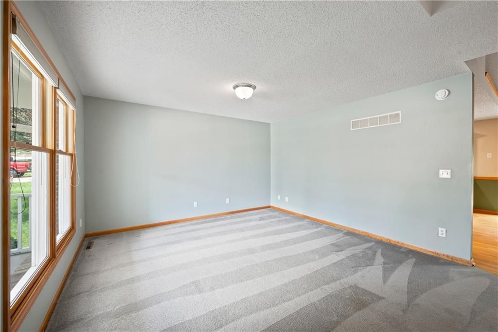 3329 Gateway Drive — photo 9