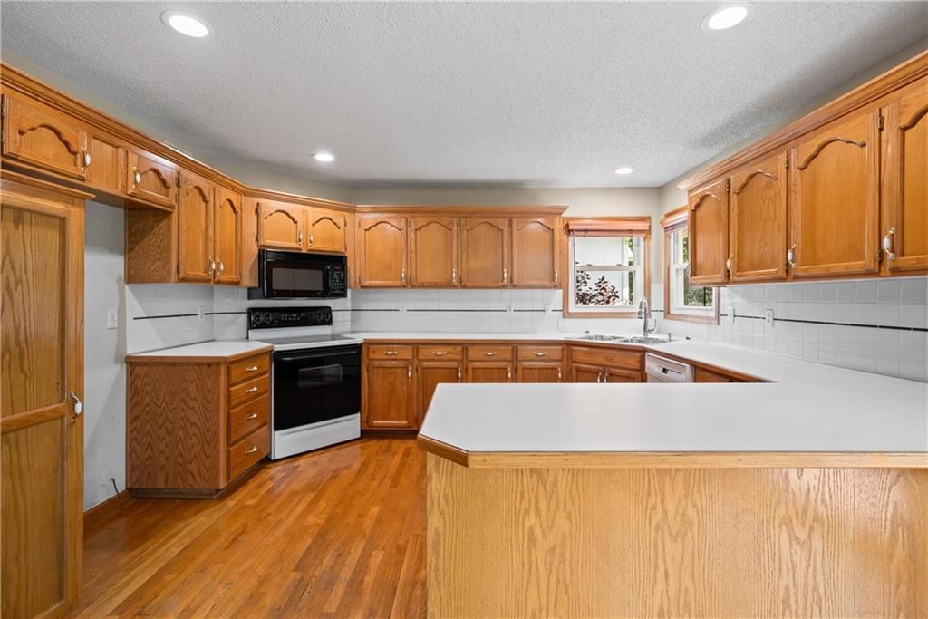 3329 Gateway Drive — photo 11