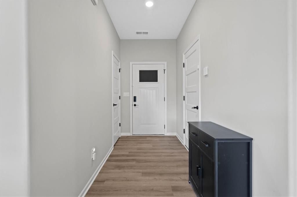 407 NE Sycamore Court — photo 3