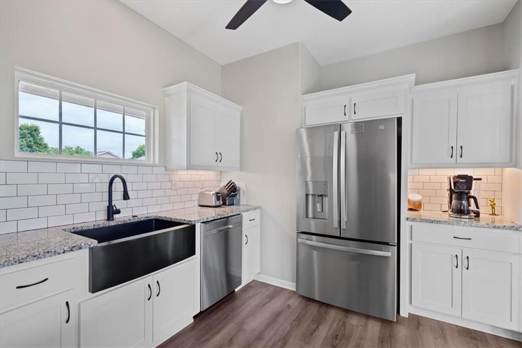 407 NE Sycamore Court — photo 13
