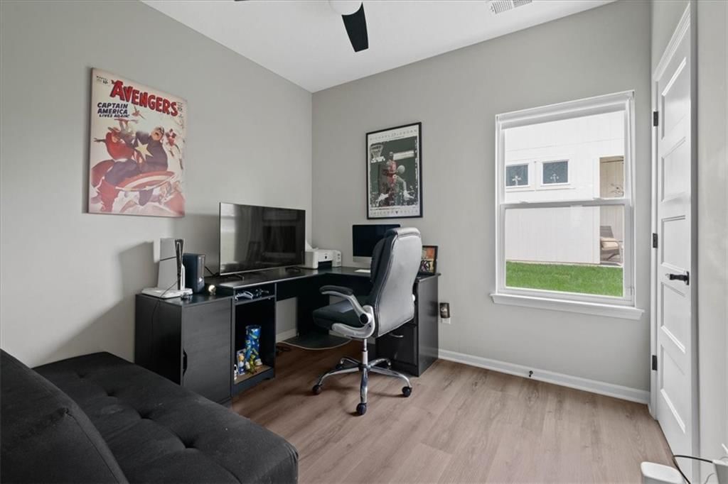 407 NE Sycamore Court — photo 16