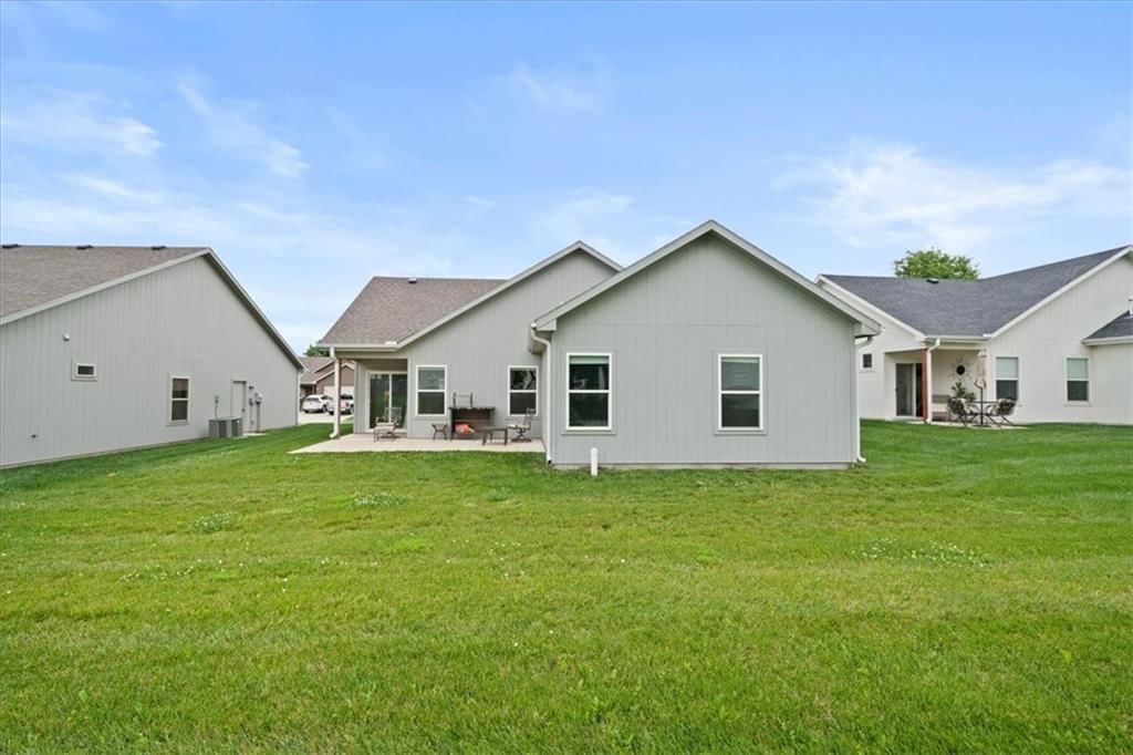 407 NE Sycamore Court — photo 27