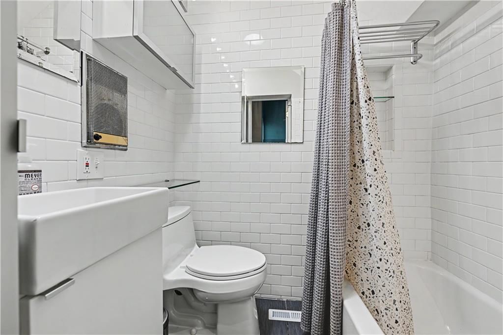 4200 Clark Avenue — photo 16