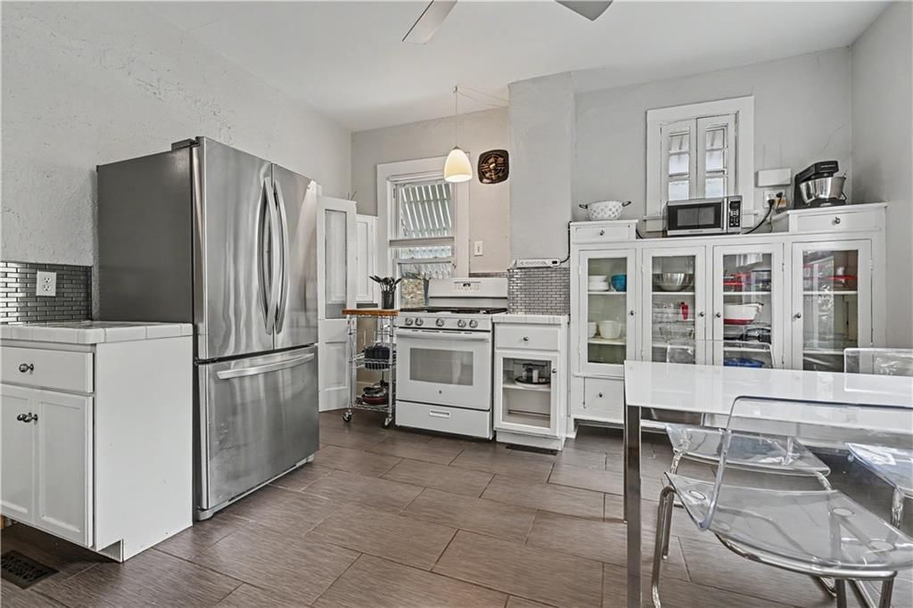 4200 Clark Avenue — photo 17