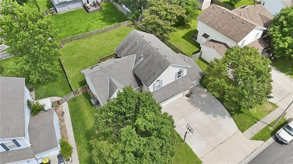 8623 N Sheldon Avenue — photo 6
