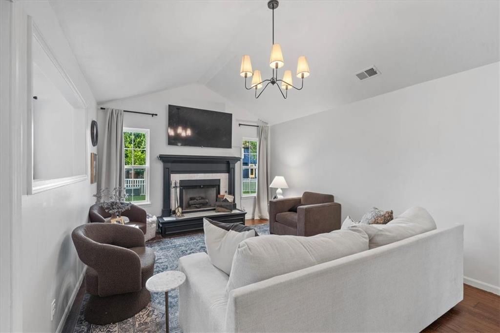351 W Skylark Street — photo 5