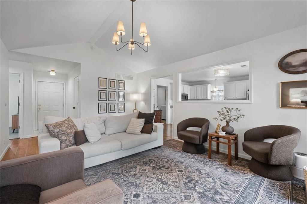 351 W Skylark Street — photo 6