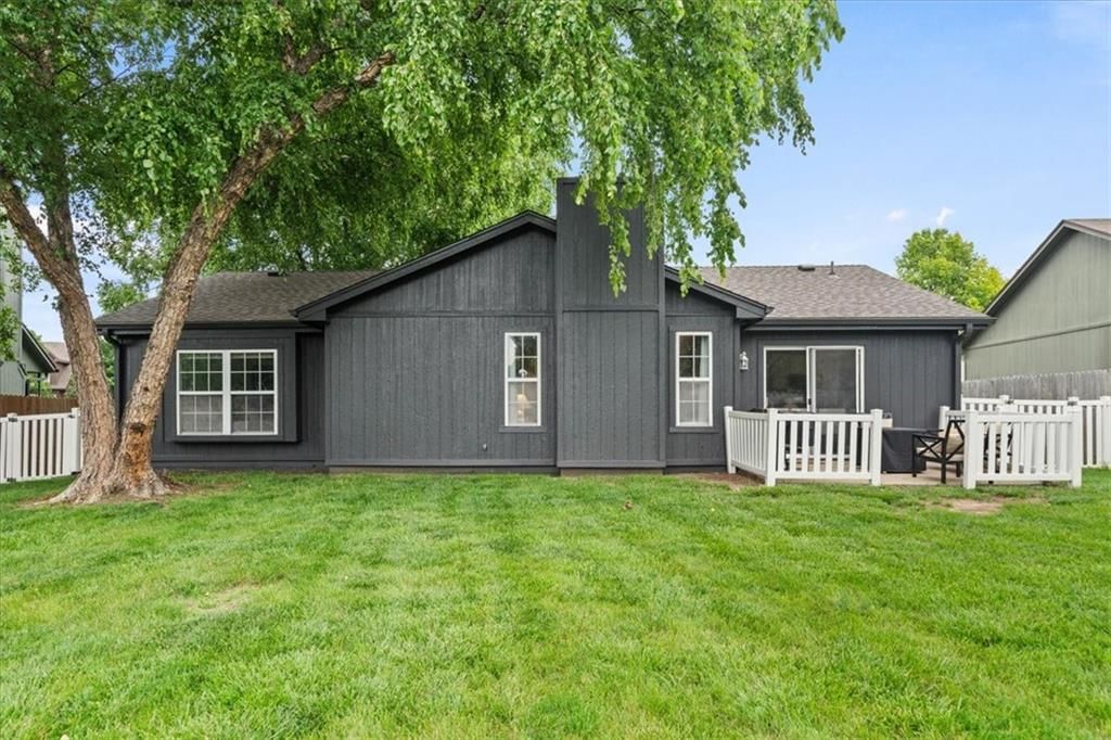 351 W Skylark Street — photo 28